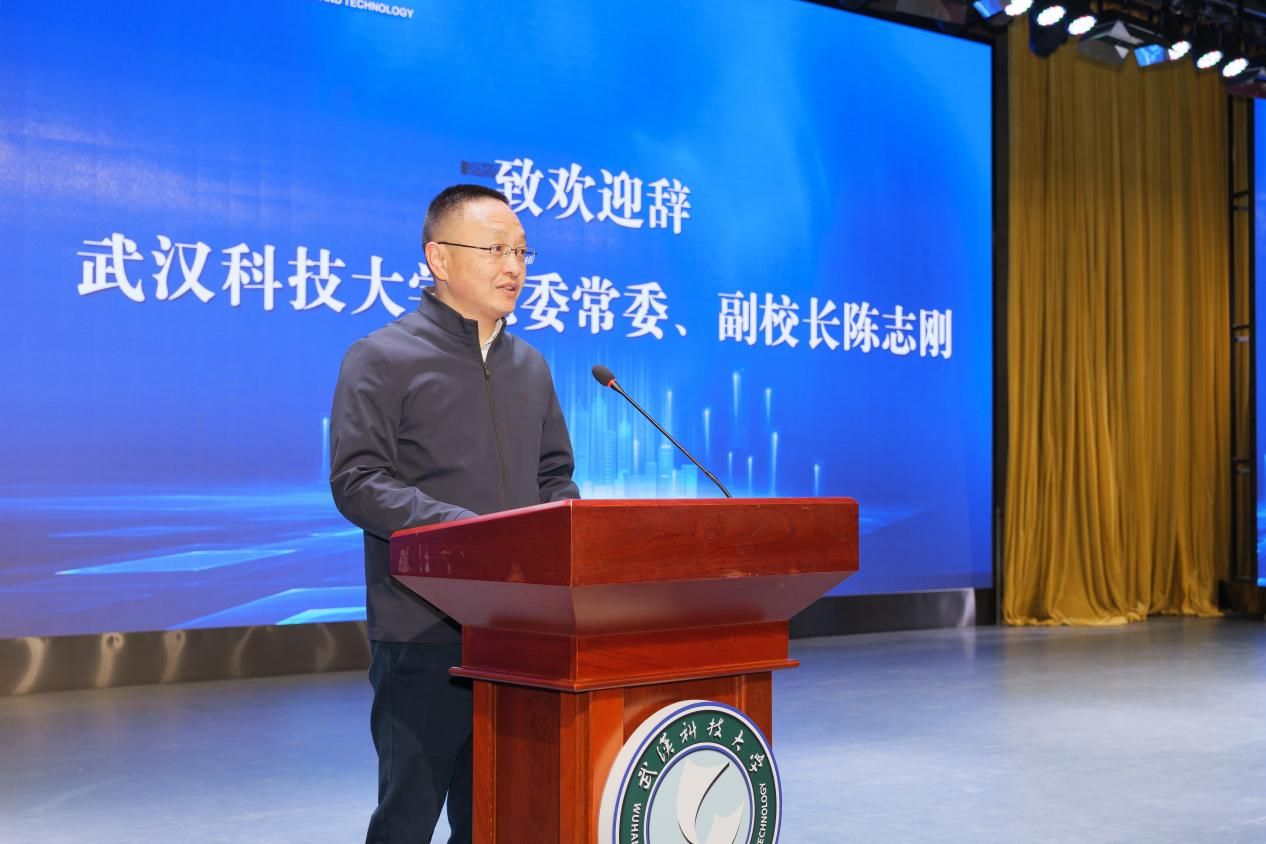 今年会官方网站党委常委副校长陈志刚0870杨璨摄